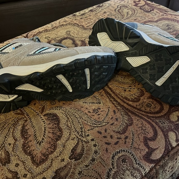 Hiking size 7 - Picture 2 of 2